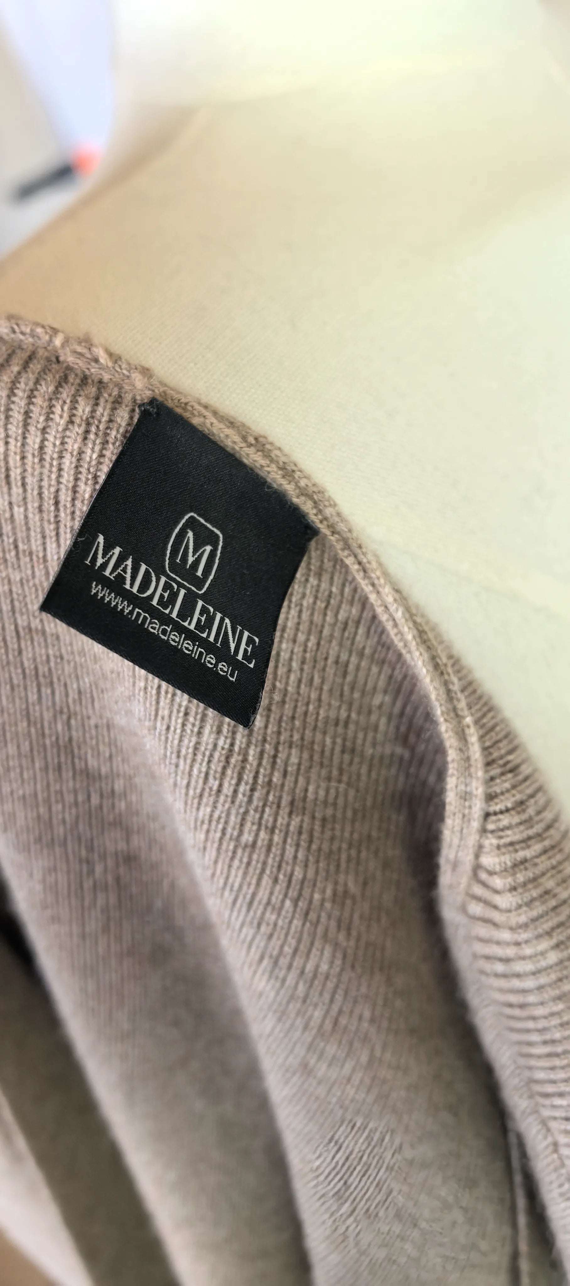 Cardigan lung din blend lana si casmir - Madeleine
