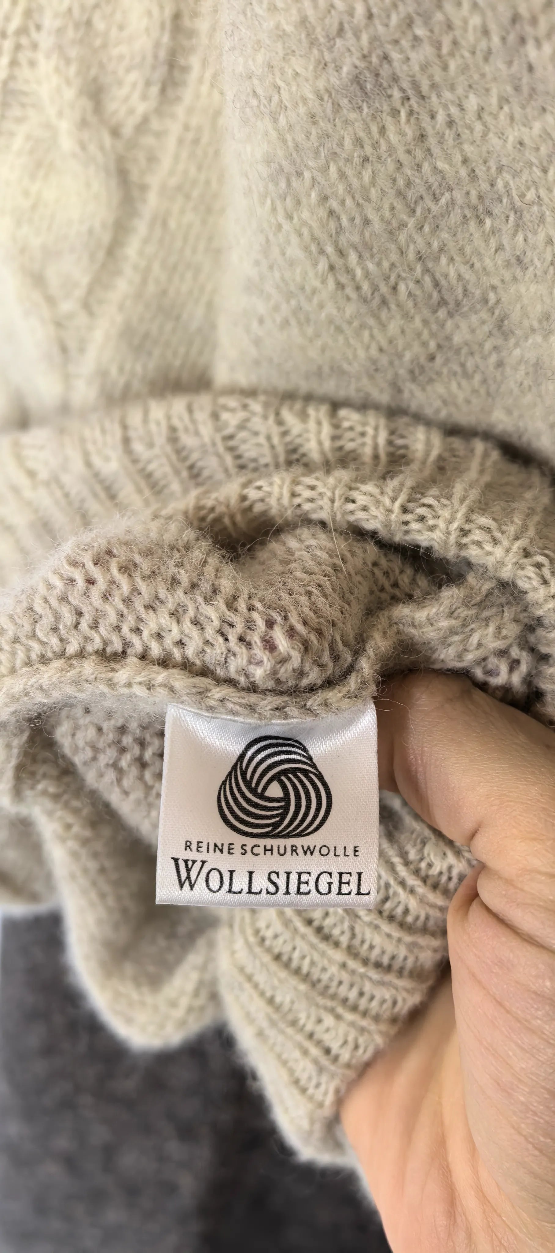 Pulover polo din lana - E.B. Company