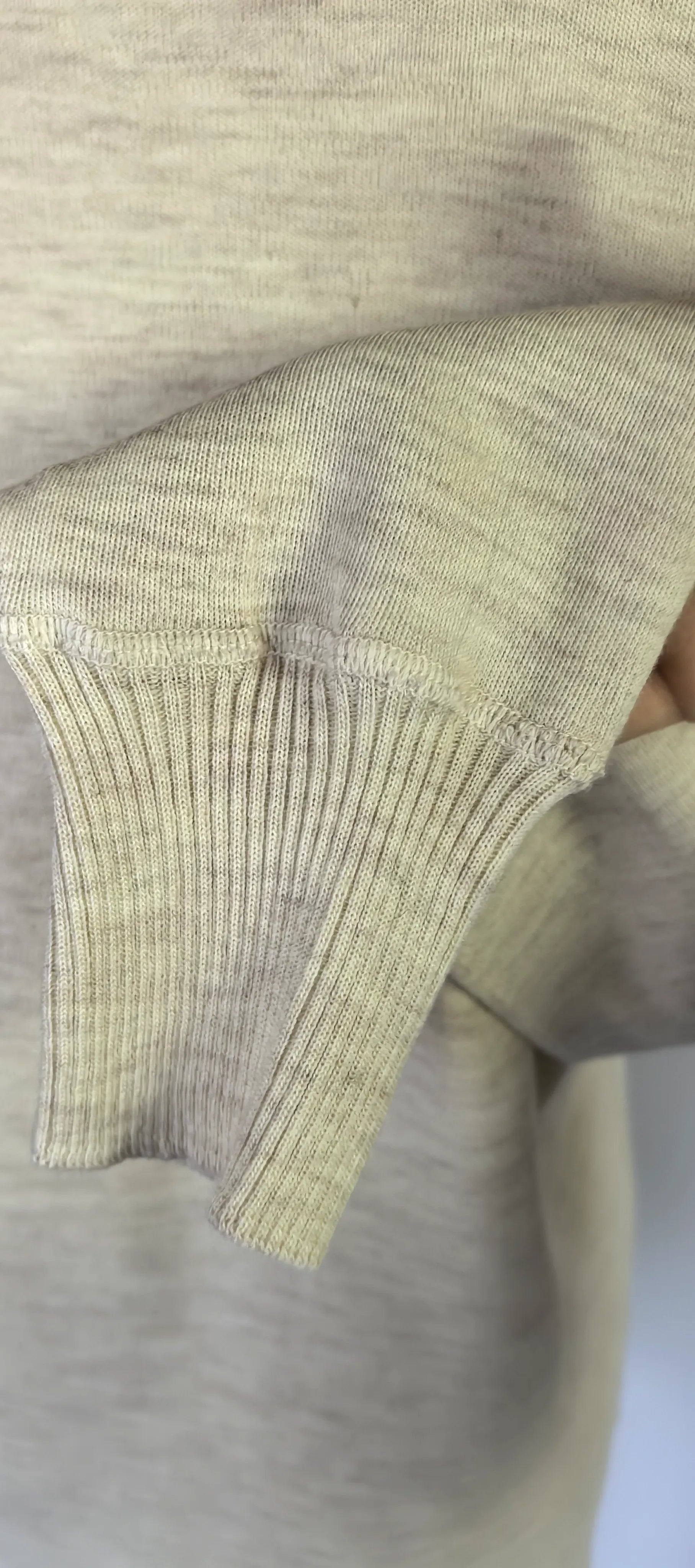 Bluza prim strat din lana