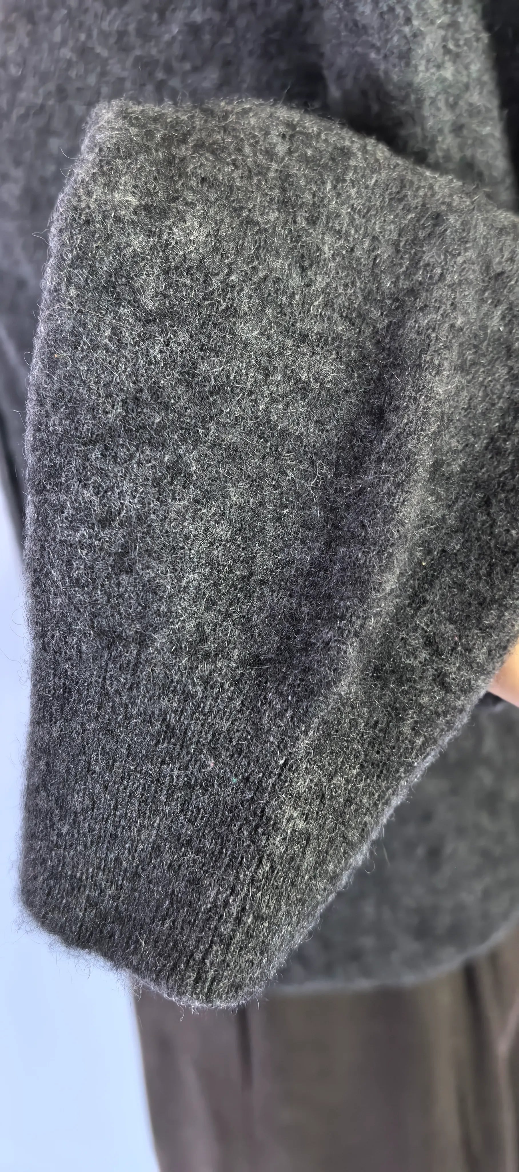 Pulover din casmir pufos -Uniqlo