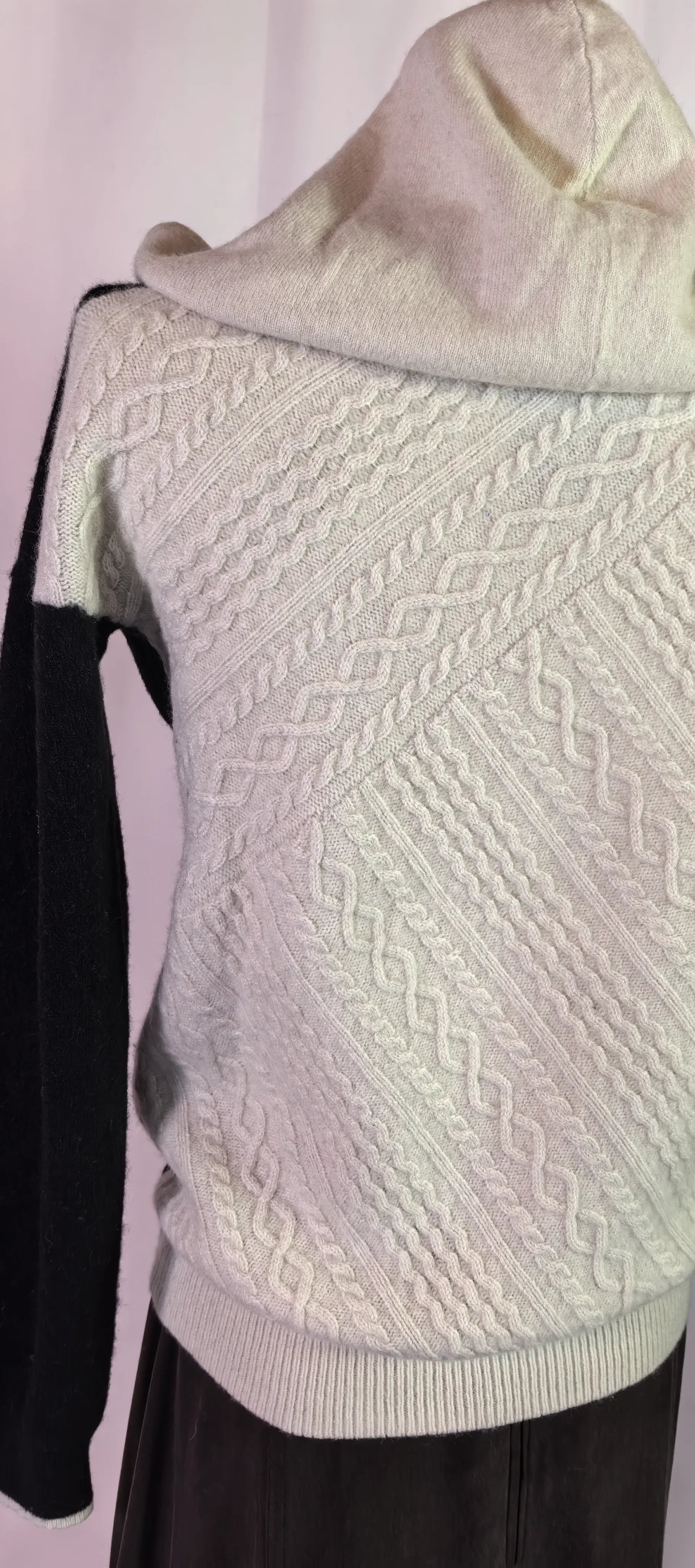 Hanorac din casmir cu torsade - Neiman Marcus