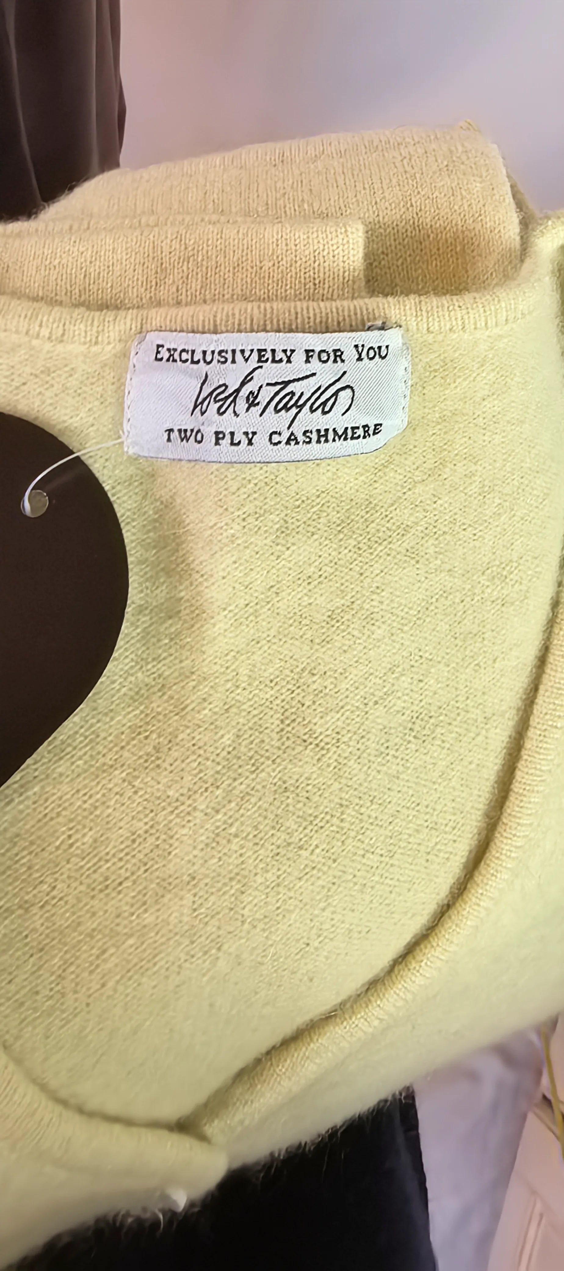 Pulover din casmir cu nasturi - Lord & Taylor