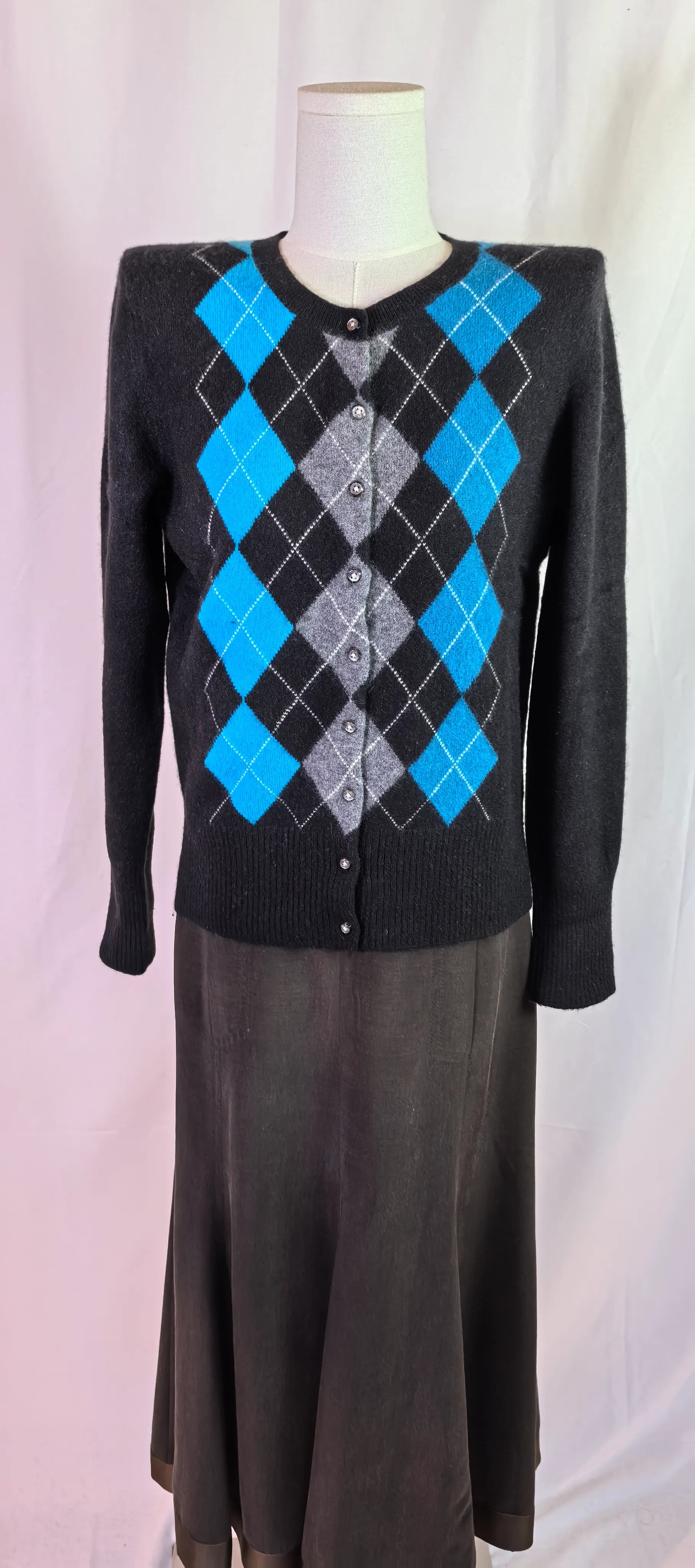 Pulover din casmir - Apt. 9