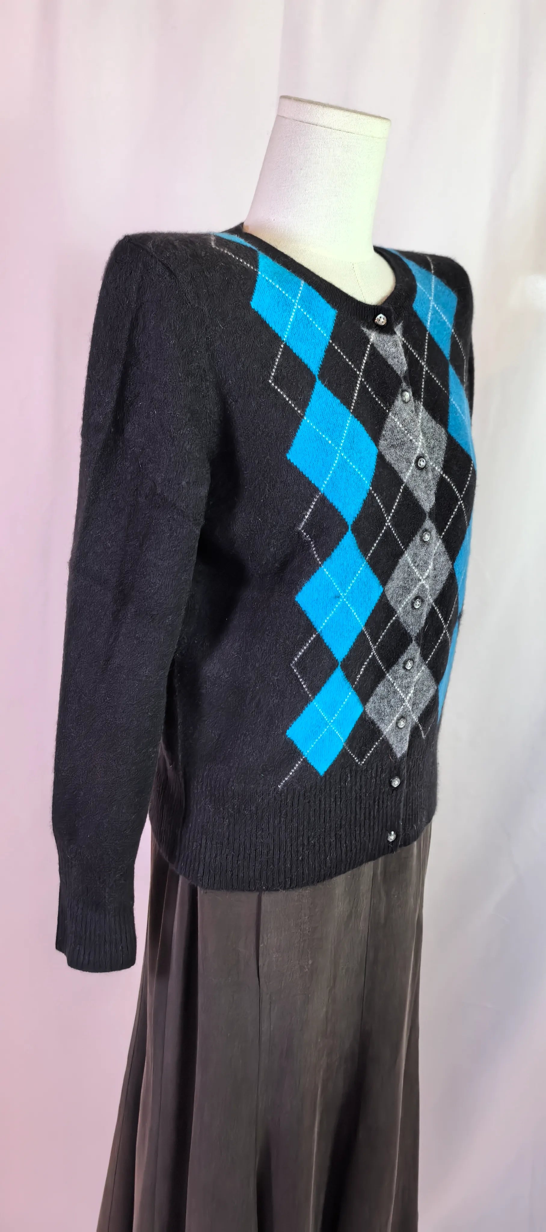 Pulover din casmir - Apt. 9