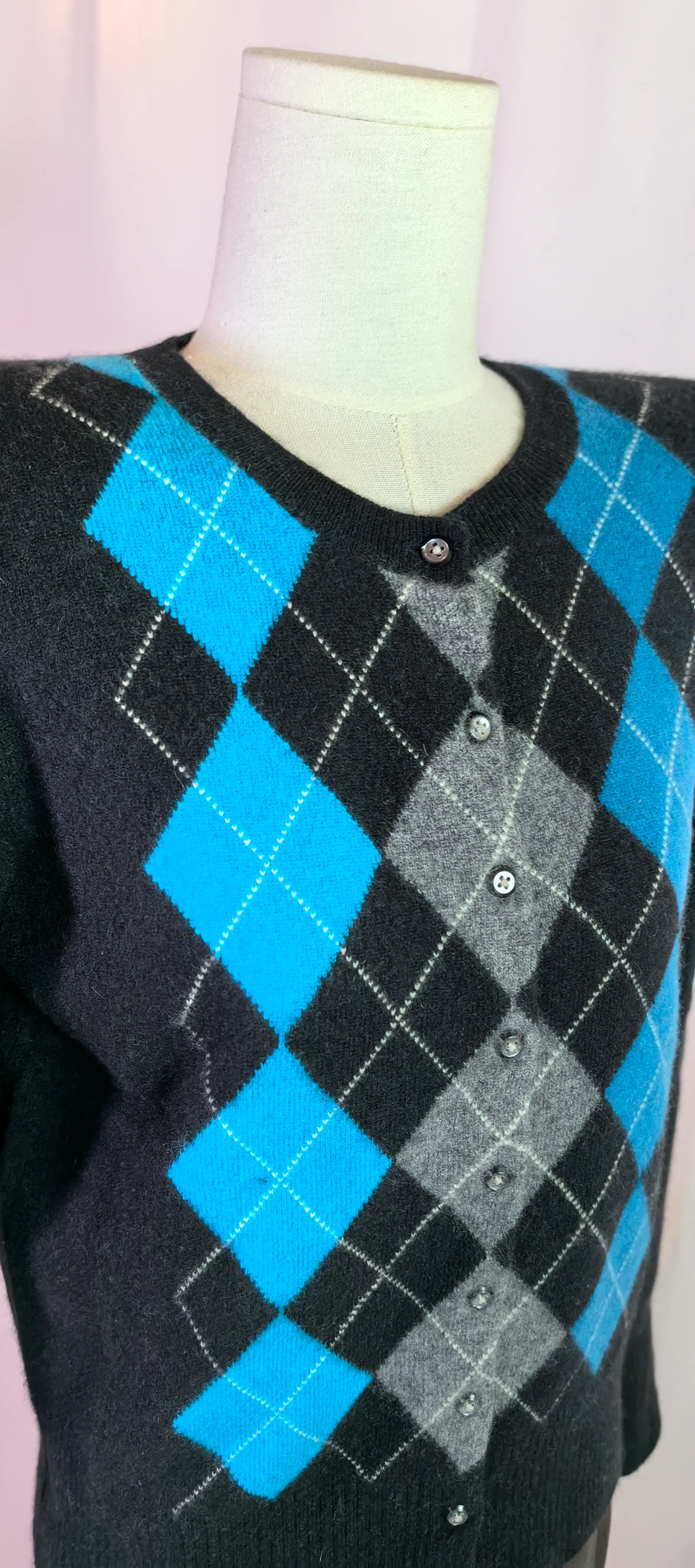 Pulover din casmir - Apt. 9