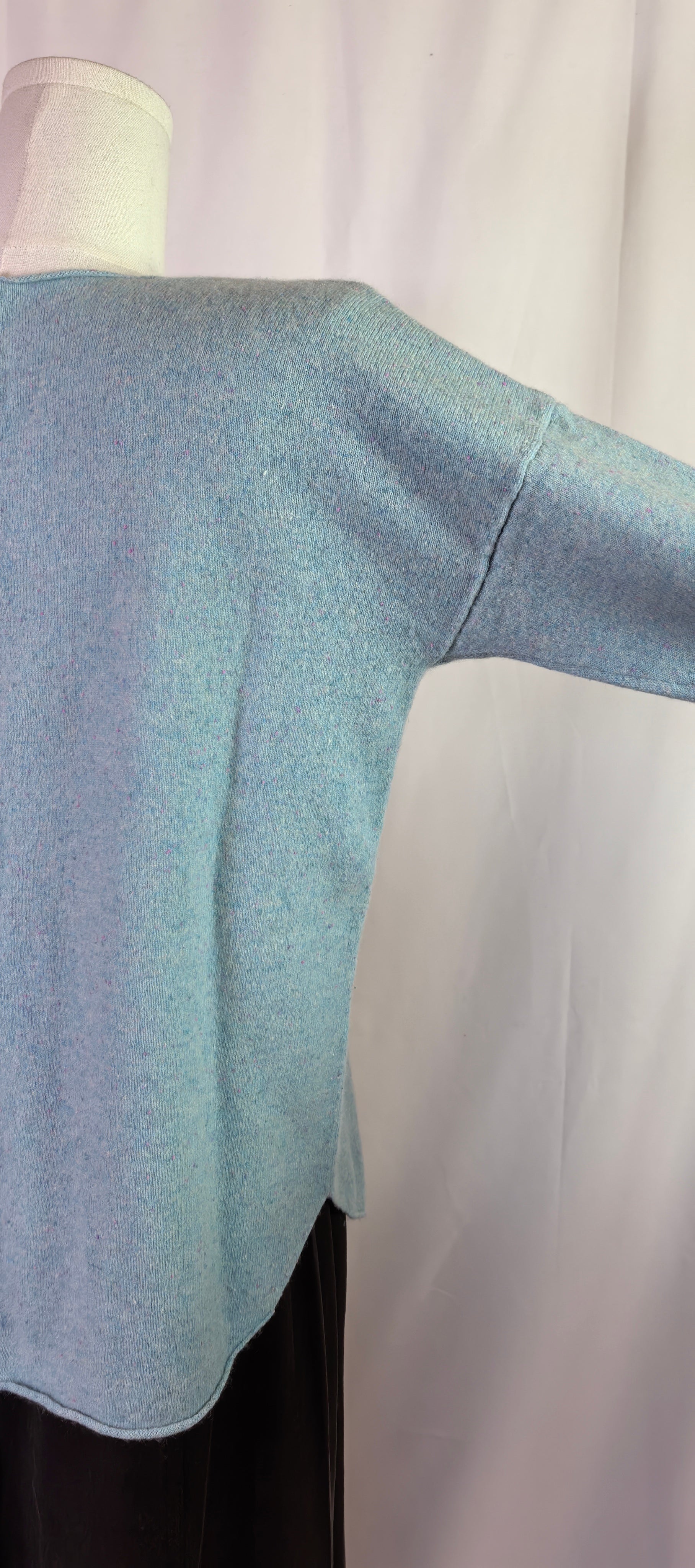 Pulover  din casmir cu nasturi la spate - Boden