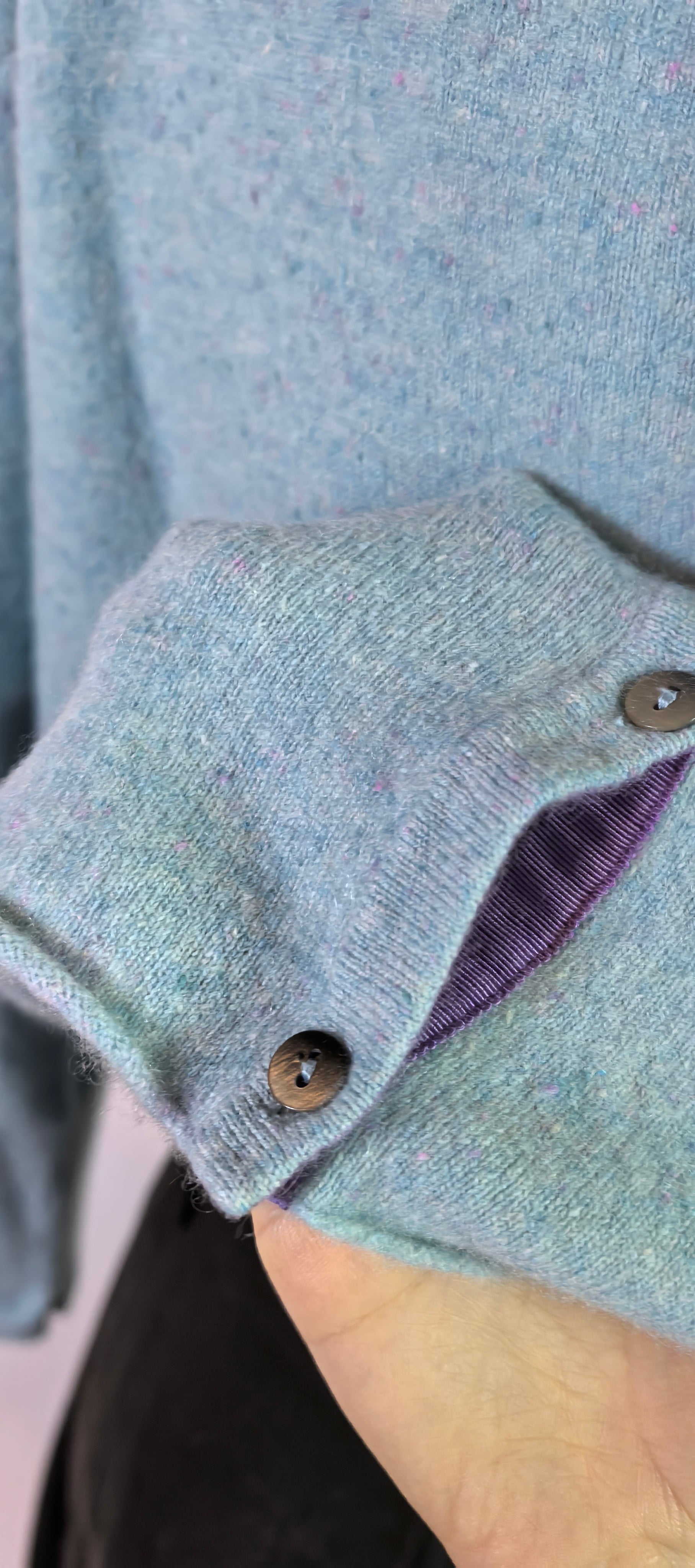 Pulover  din casmir cu nasturi la spate - Boden