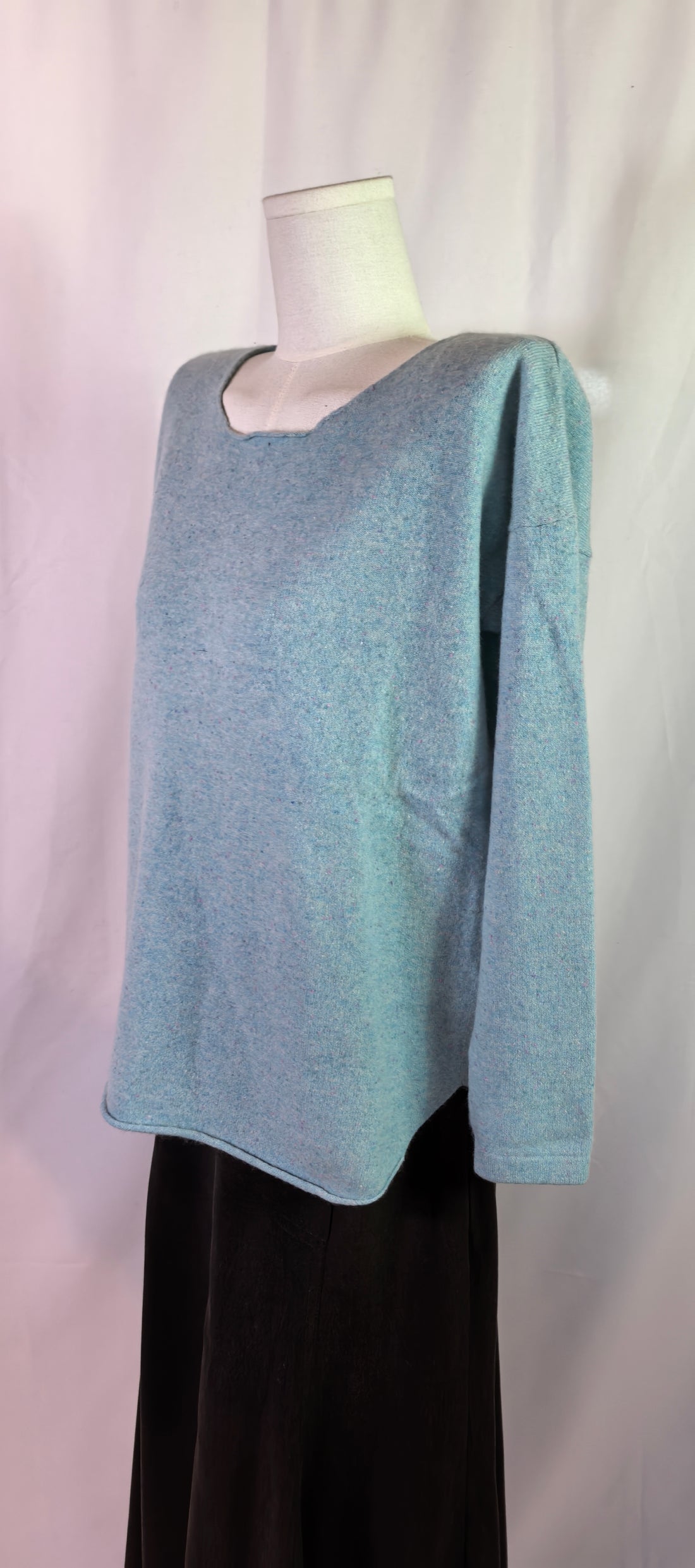 Pulover  din casmir cu nasturi la spate - Boden