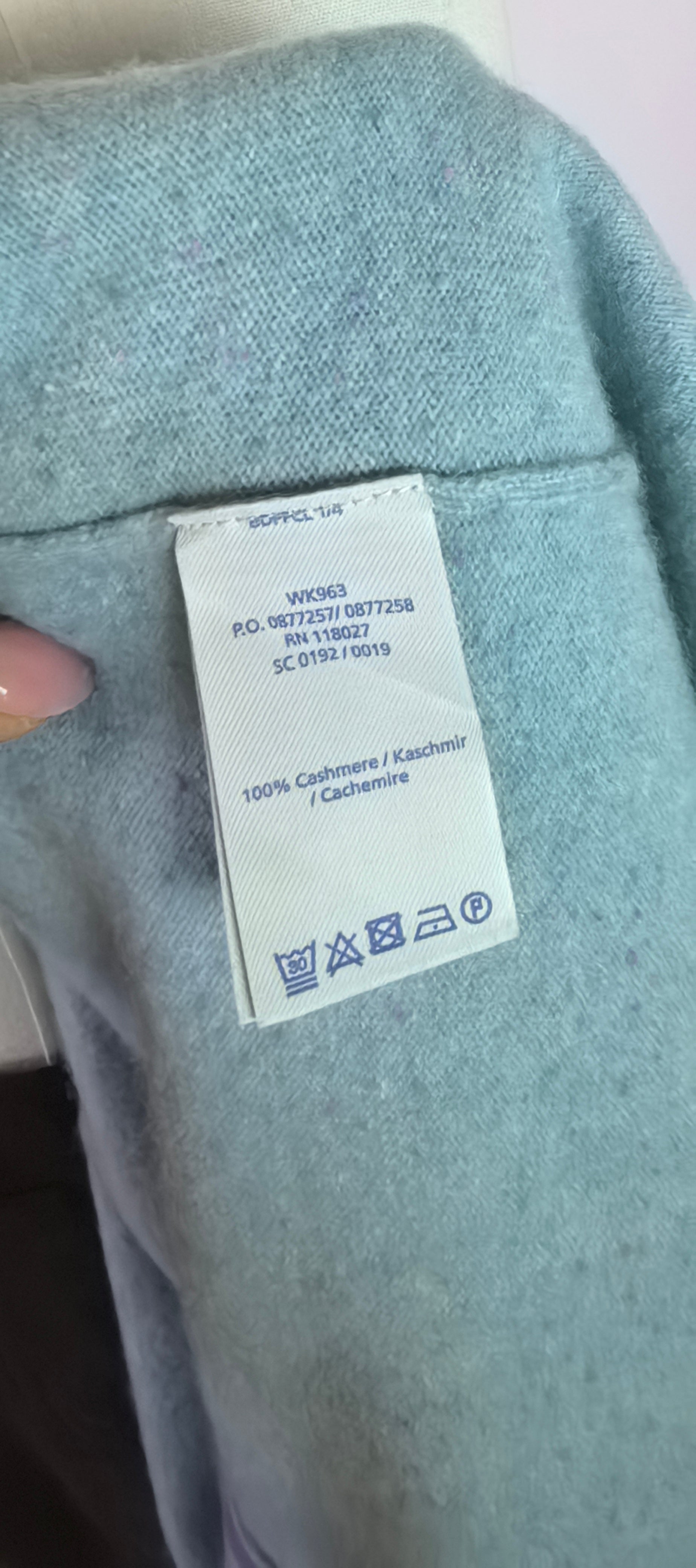 Pulover  din casmir cu nasturi la spate - Boden