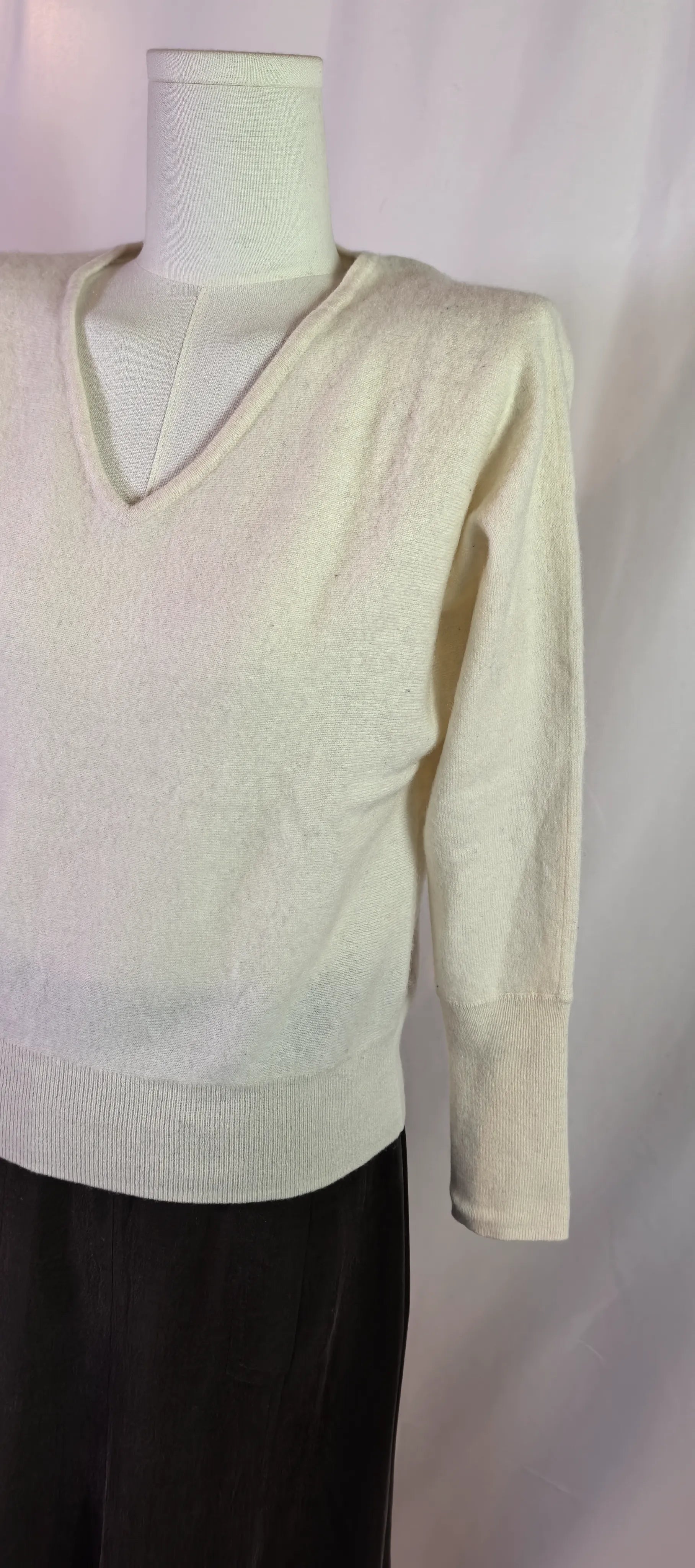 Pulover din casmir cu  maneca fluture