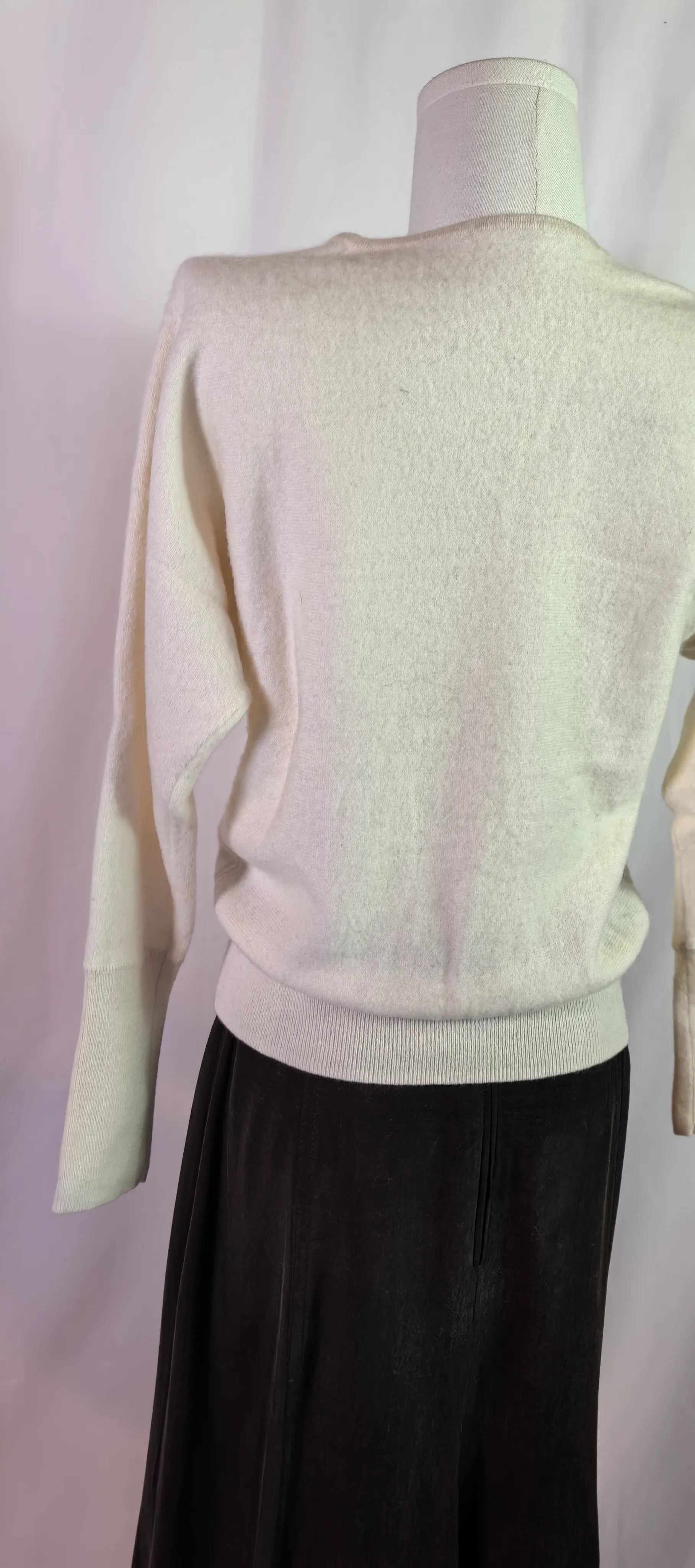 Pulover din casmir cu  maneca fluture