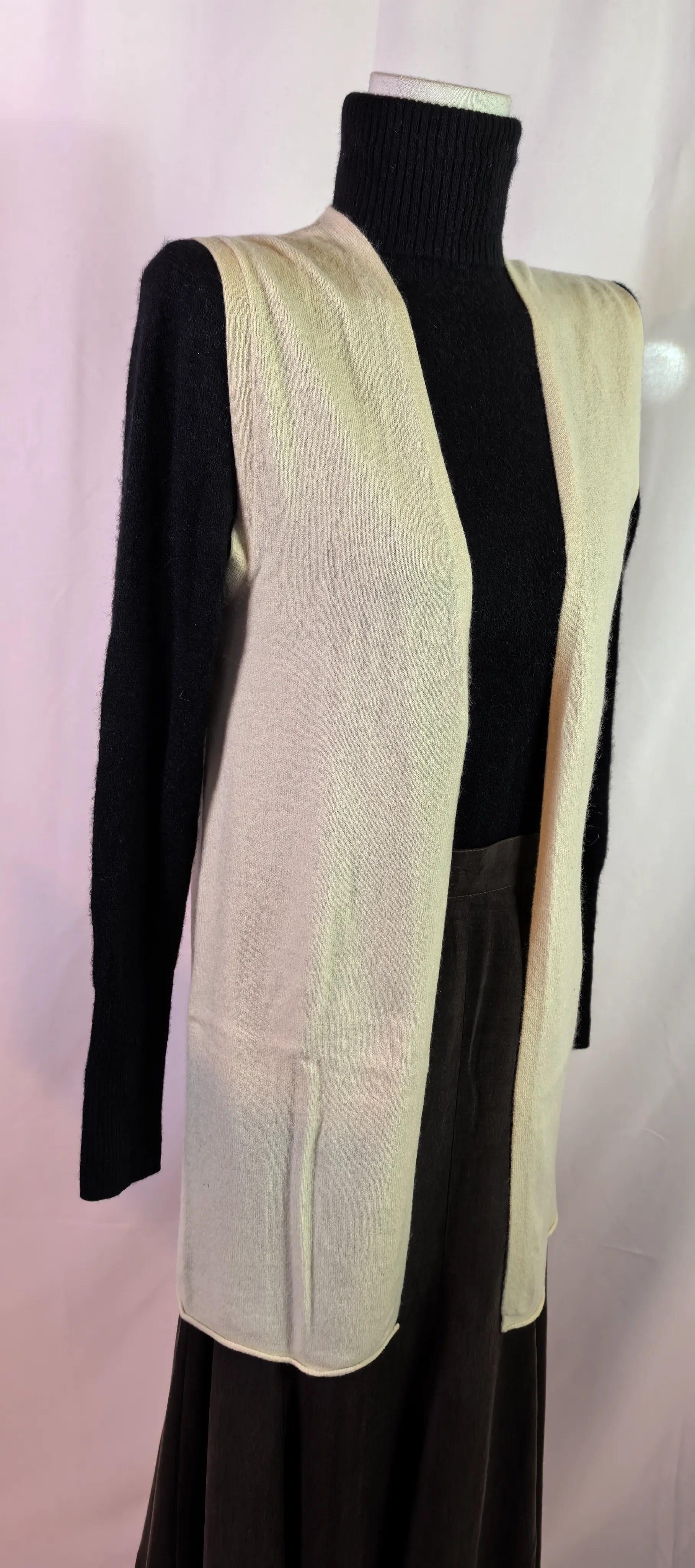 Vesta lunga din casmir - Karoo Mark Eisen