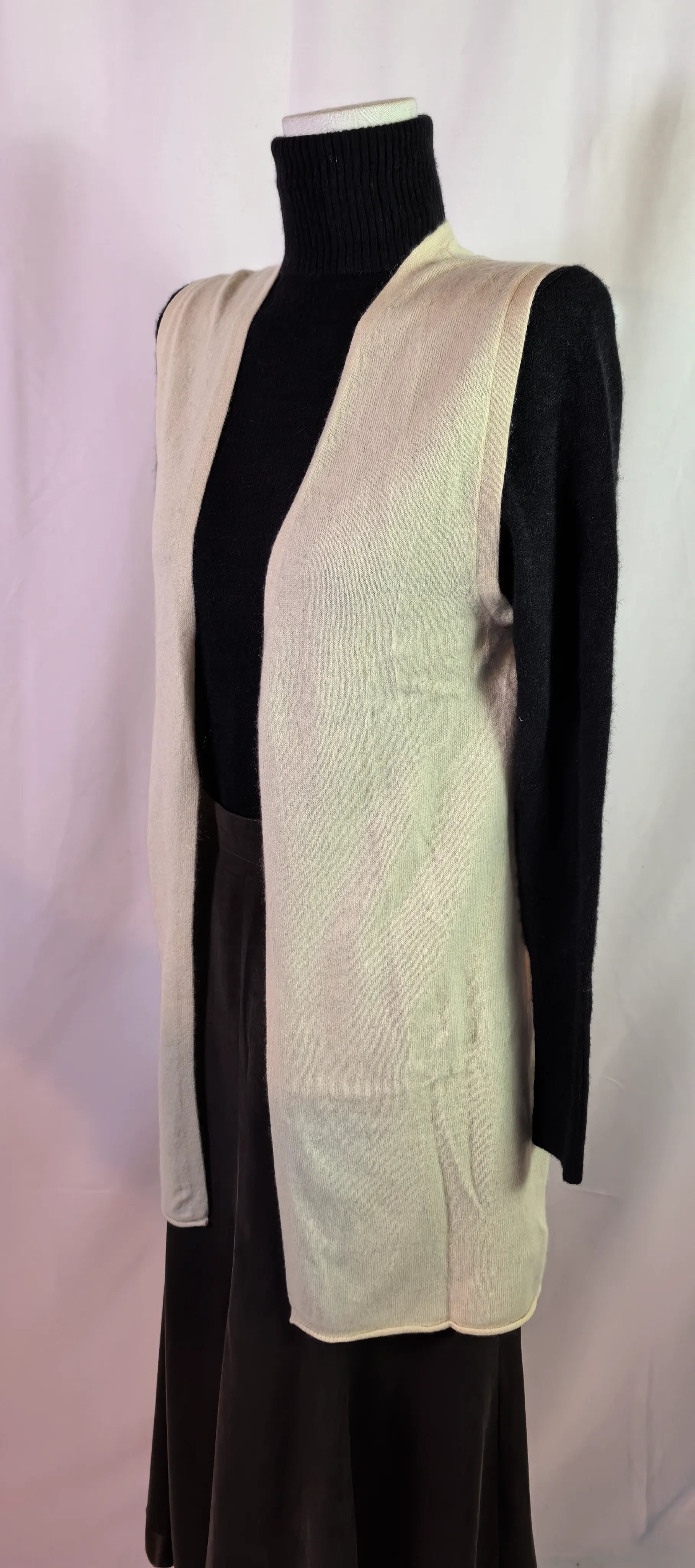 Vesta lunga din casmir - Karoo Mark Eisen