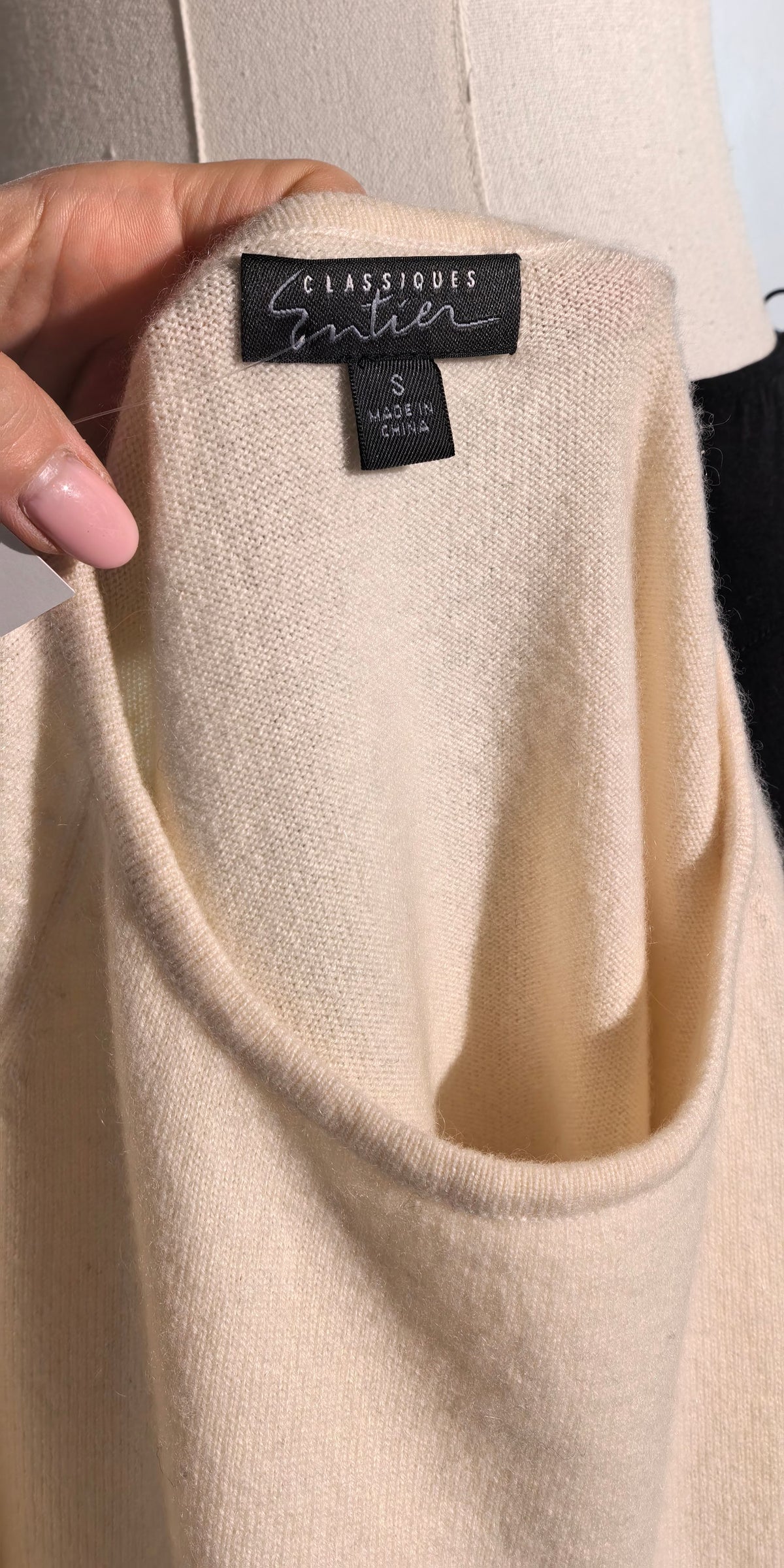 Bluza din casmir cu maneca scurta si perforatii discrete - Classiques