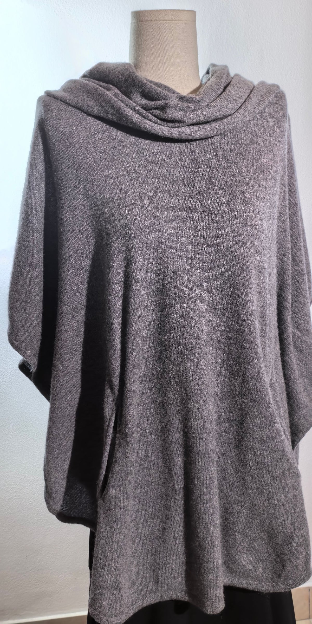 Bluza tip poncho din casmir pufos - Max Studio
