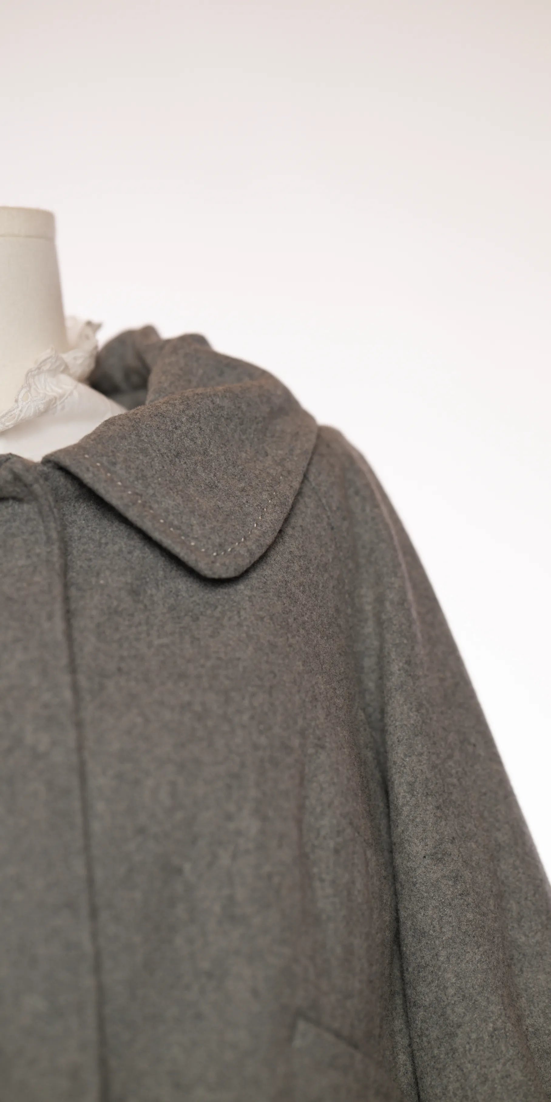 Blazer cu maneca 3/4 din lana - Peppercorn
