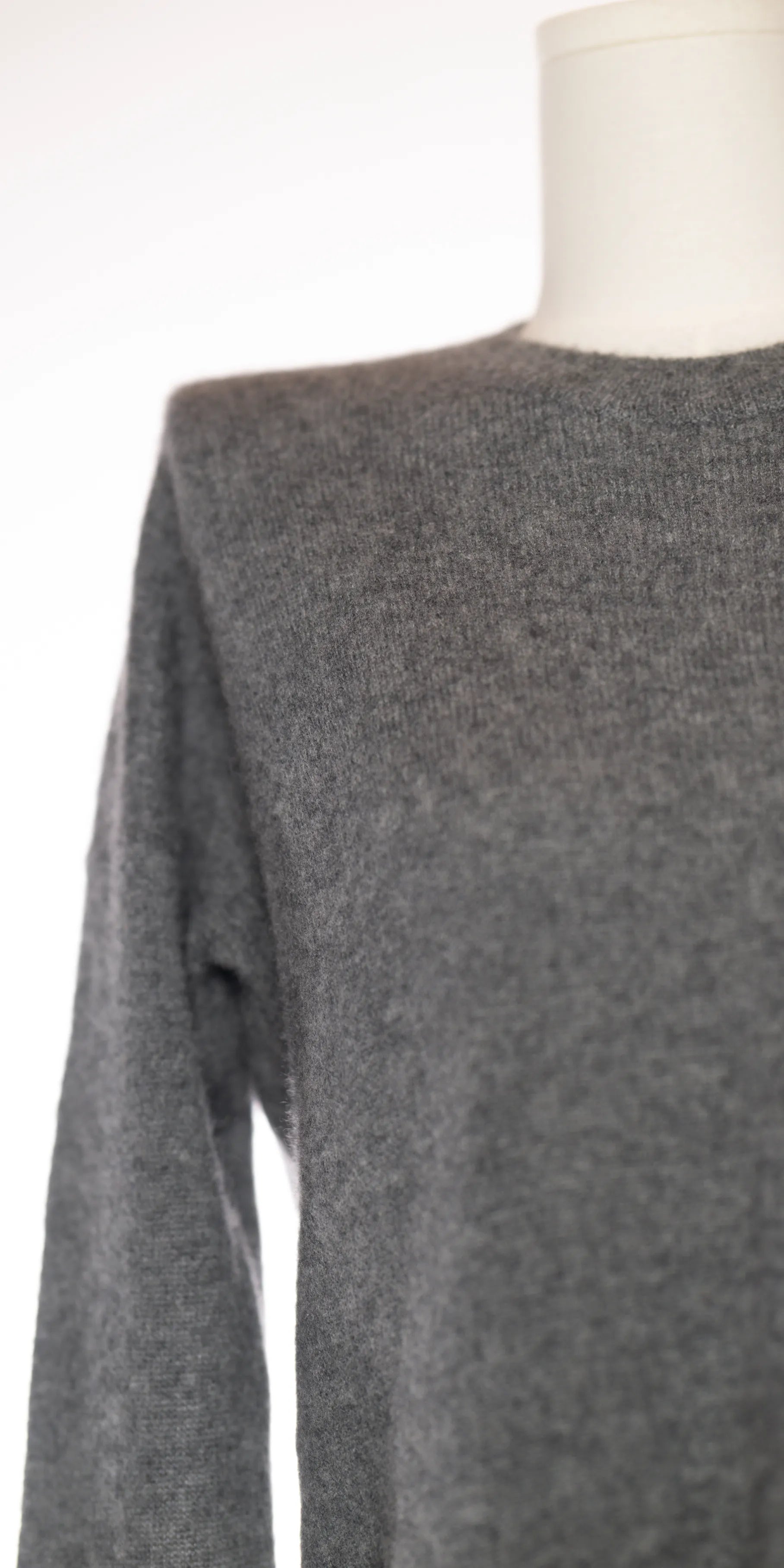 Pulover aerat din casmir oversized- Tahari - M