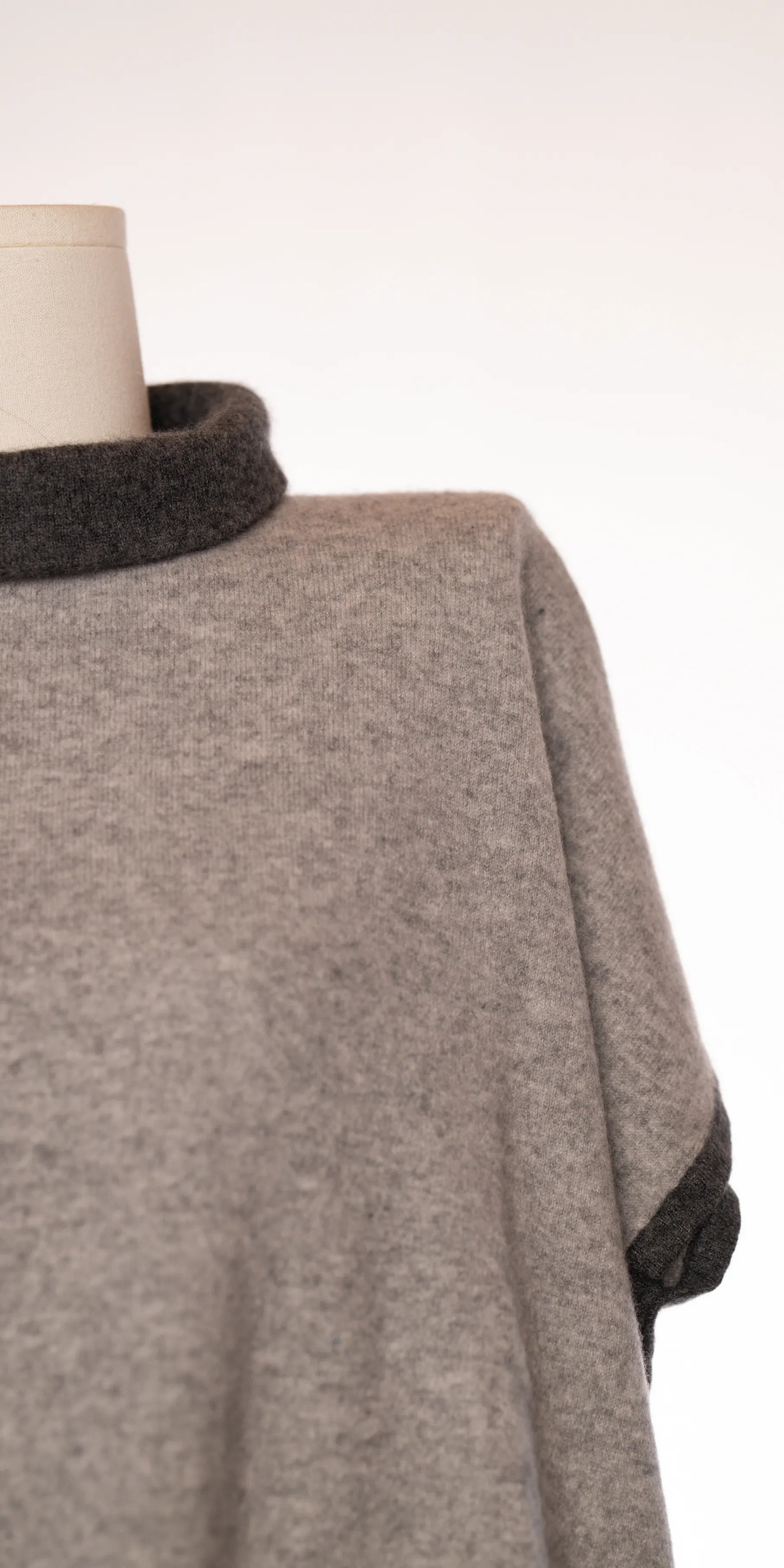 Bluza cu umeri nedefiniti din casmir - Kinross