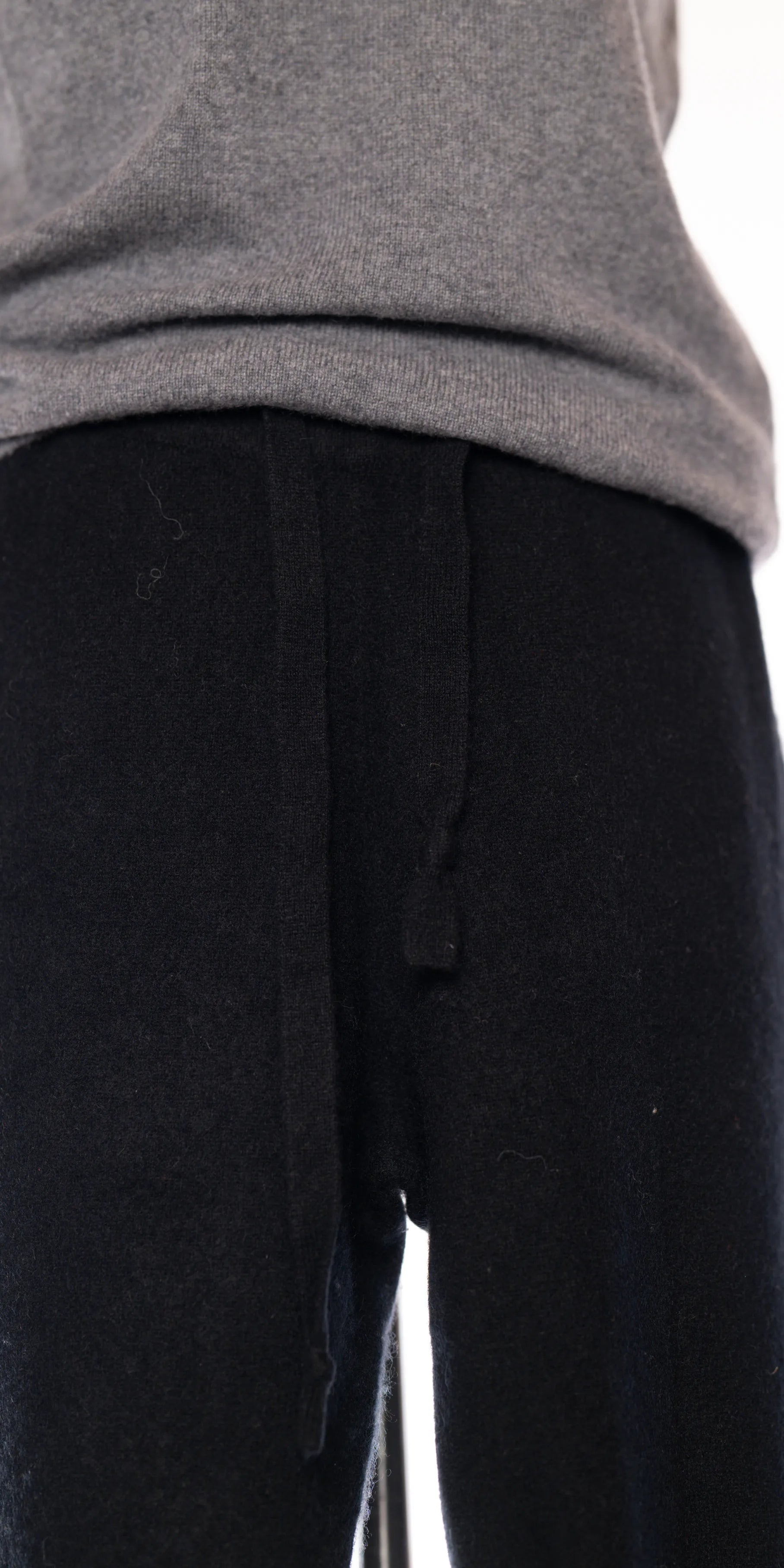Pantaloni din casmir - Naked Cshmere