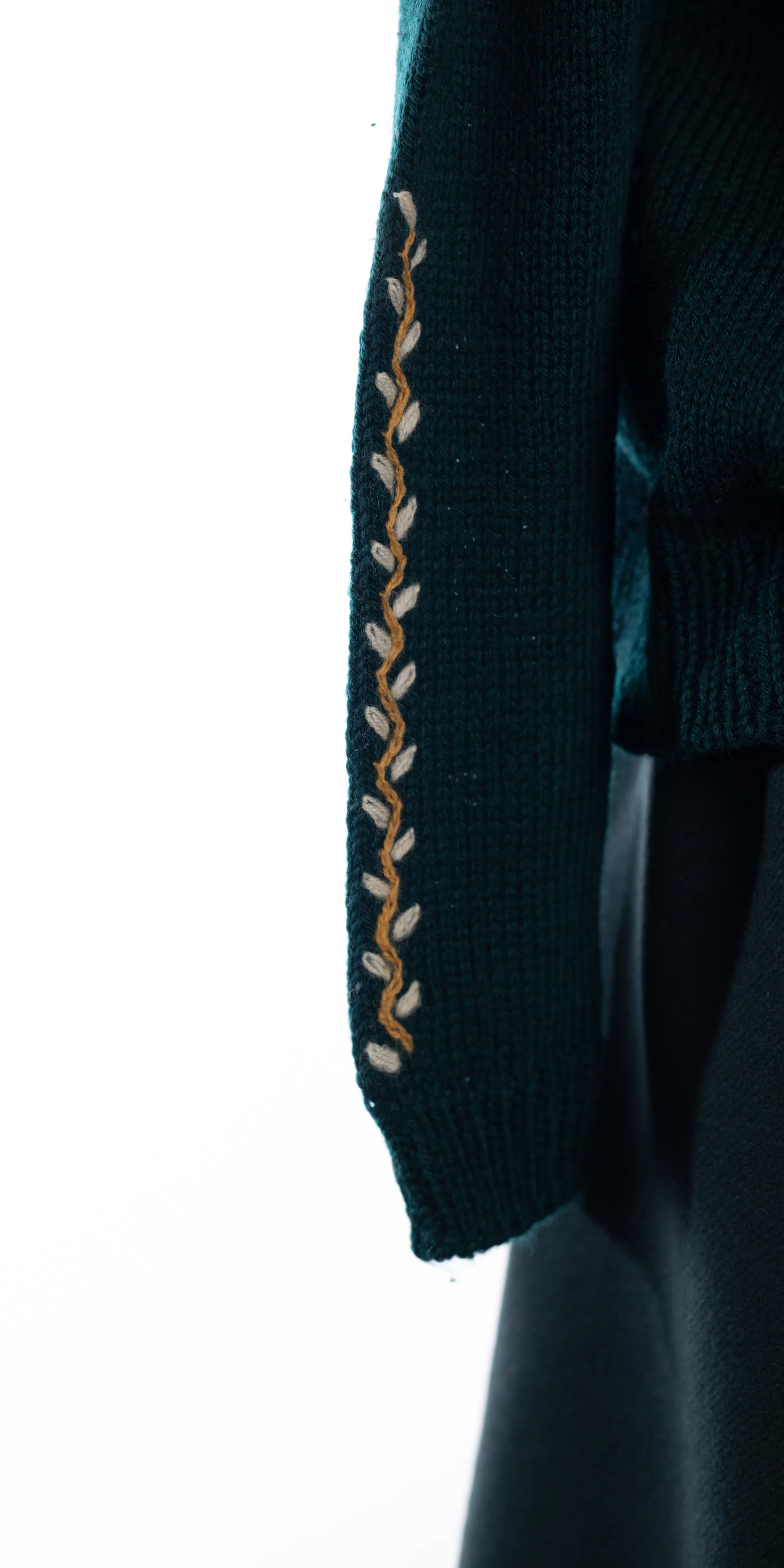 Cardigan din lana handmade