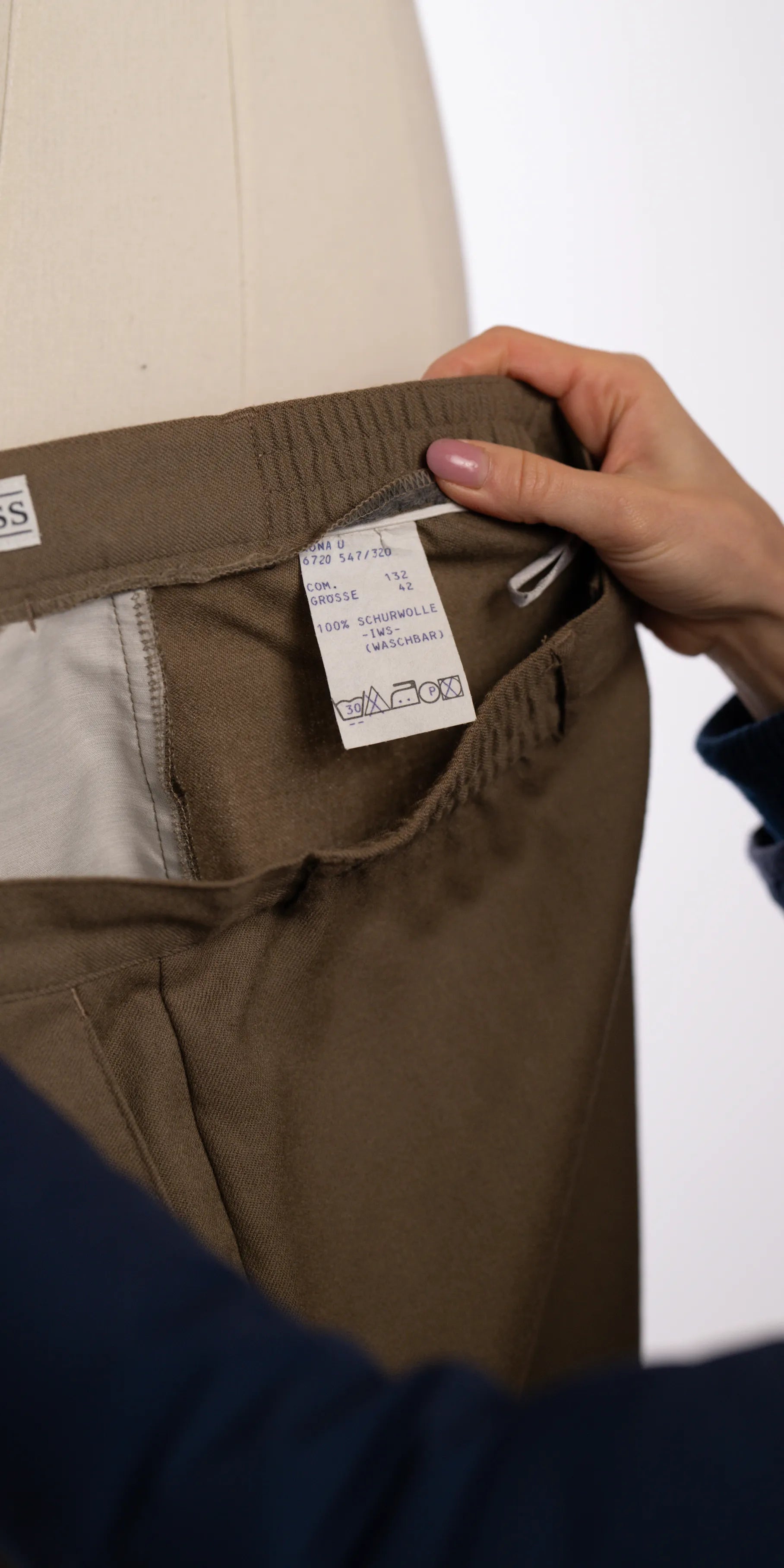 Pantaloni din lână virgină