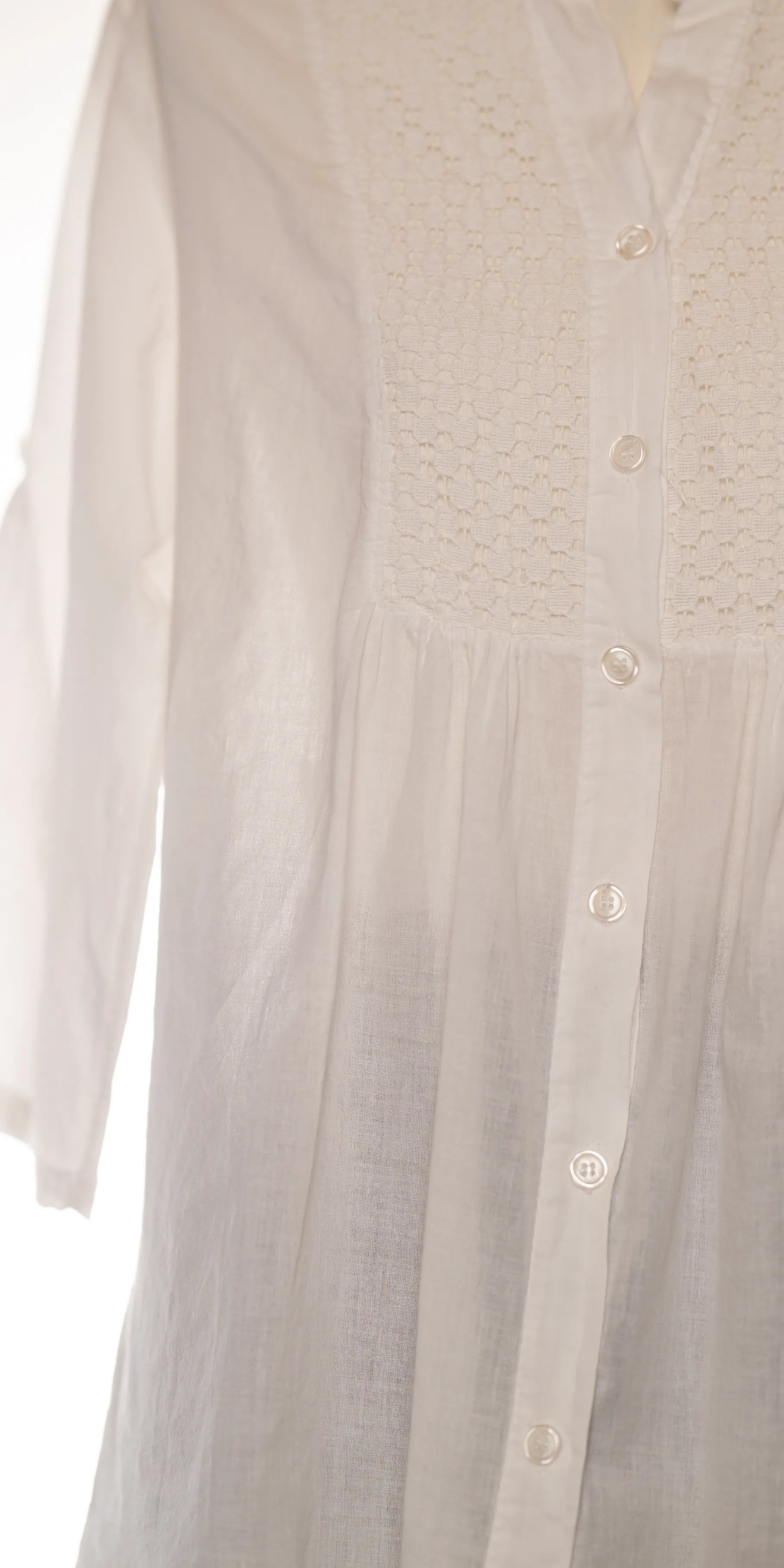 Camasa din bumbac batist cu broderie