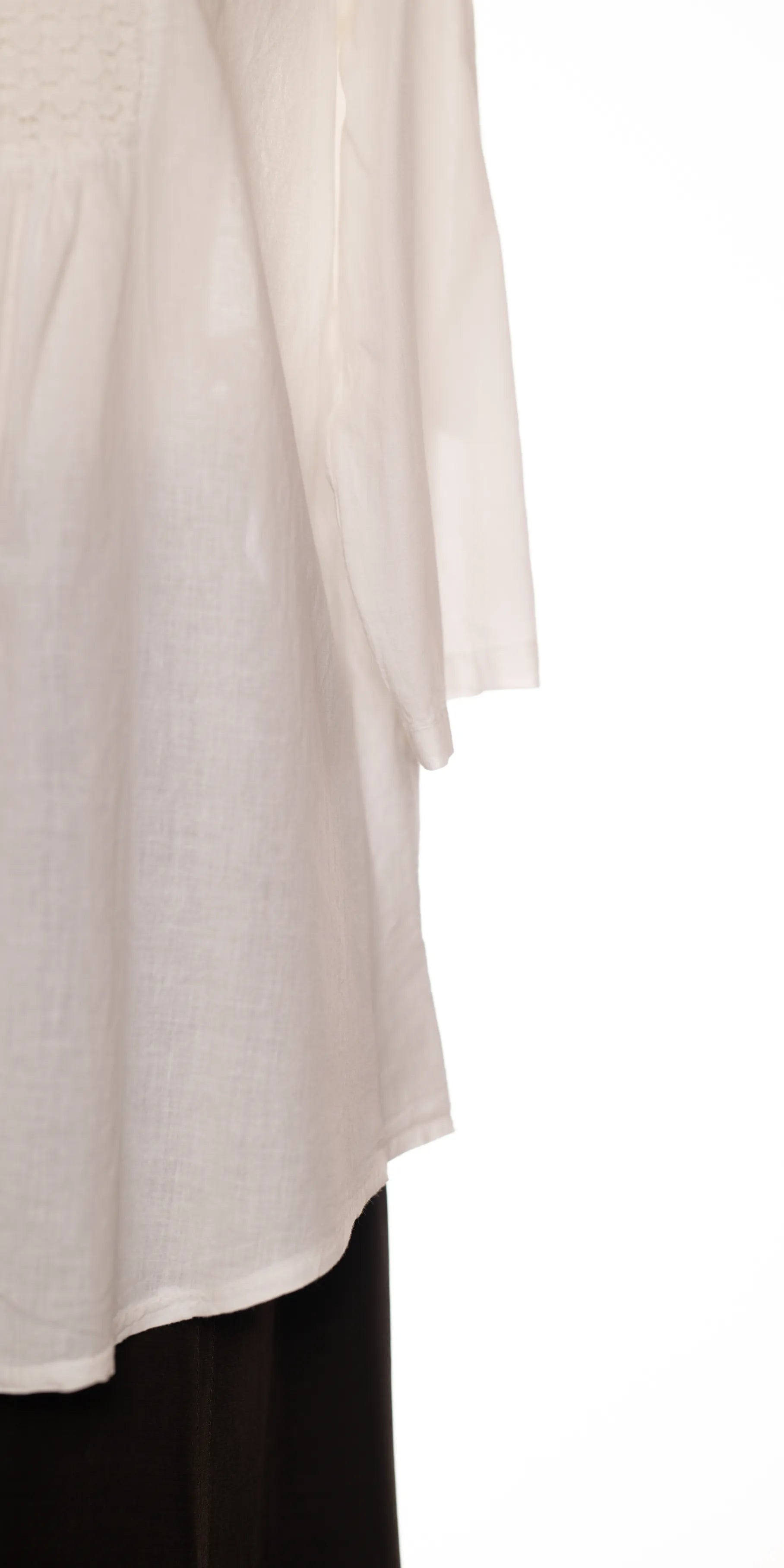 Camasa din bumbac batist cu broderie