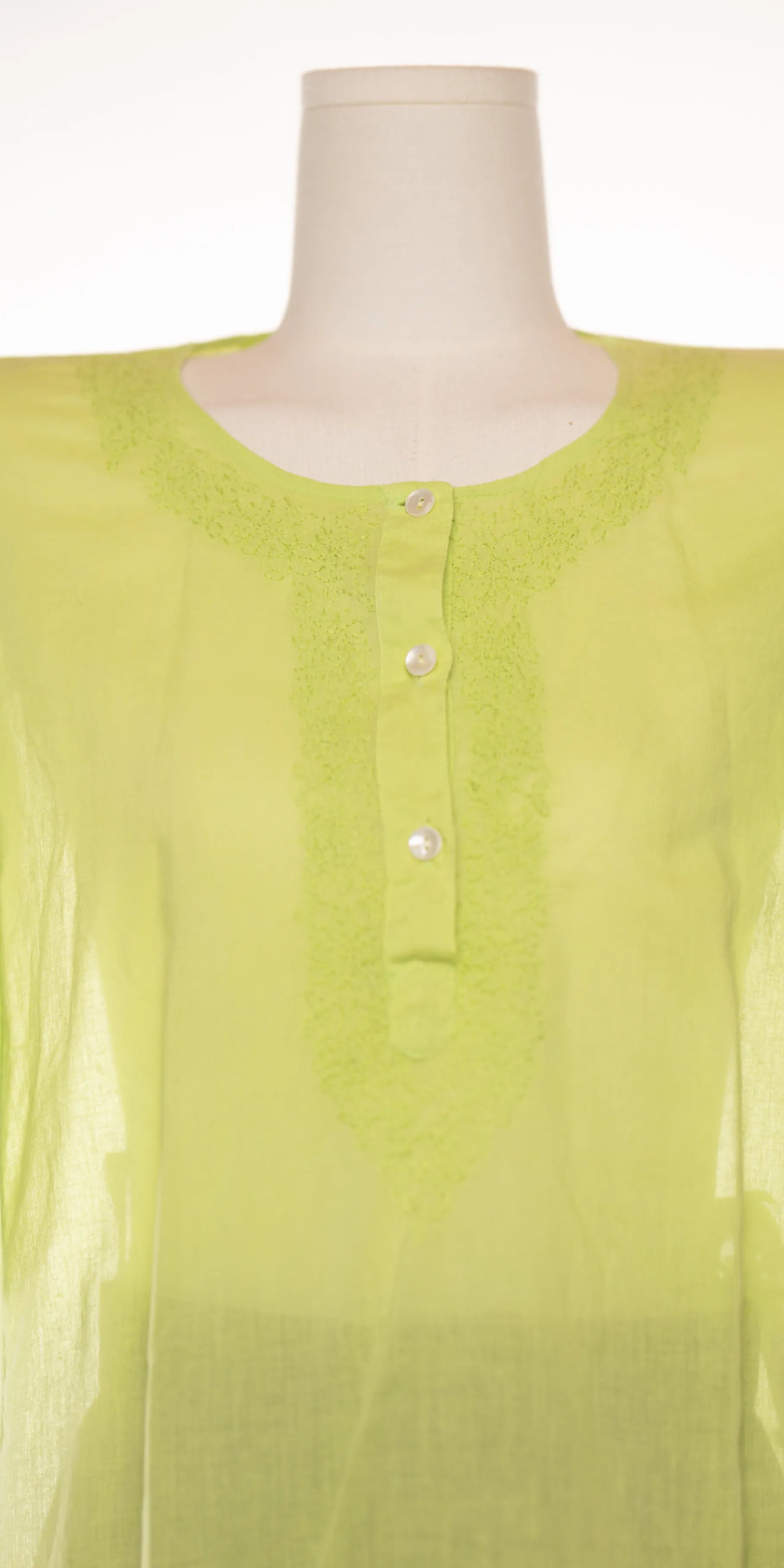 Camasa vaporoasa din bumbac batist cu broderie - Rio Collection