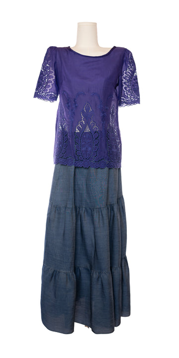 Tricou fin cu broderie englezeasca