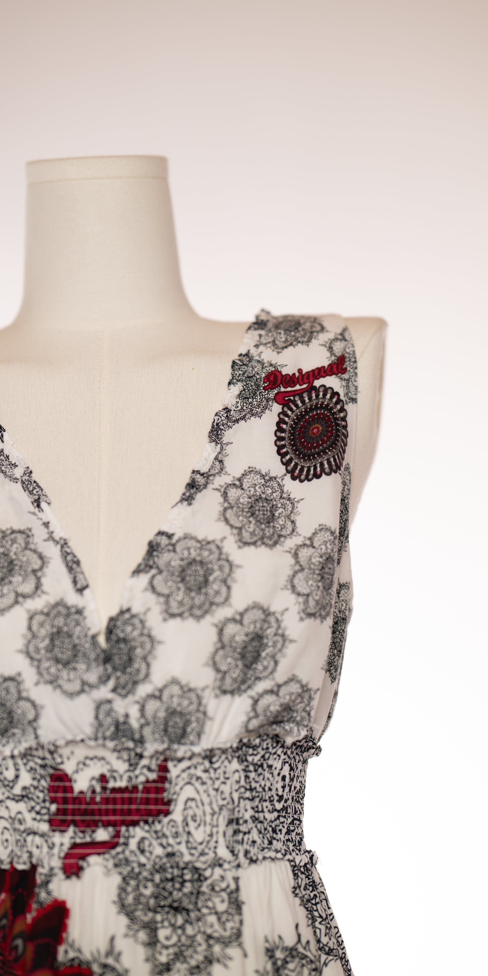 Rochie cu detalii - Desigual