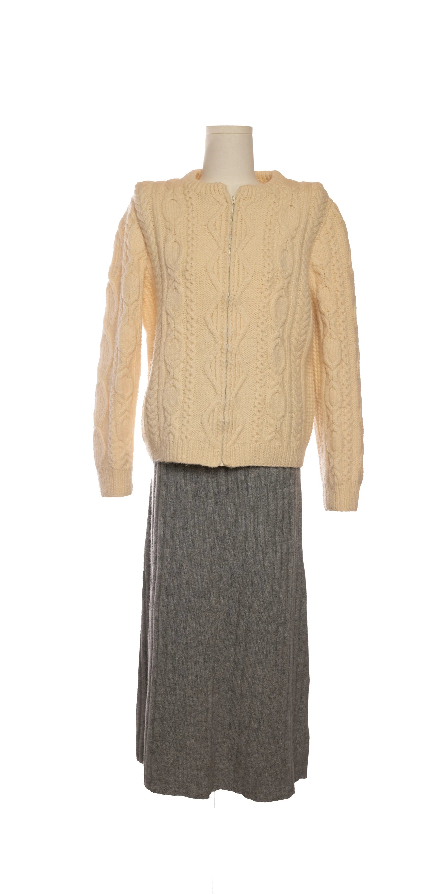 Pulover handmade din lana cu fermoar