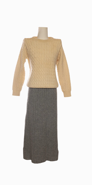 Pulover din lana cu torsade