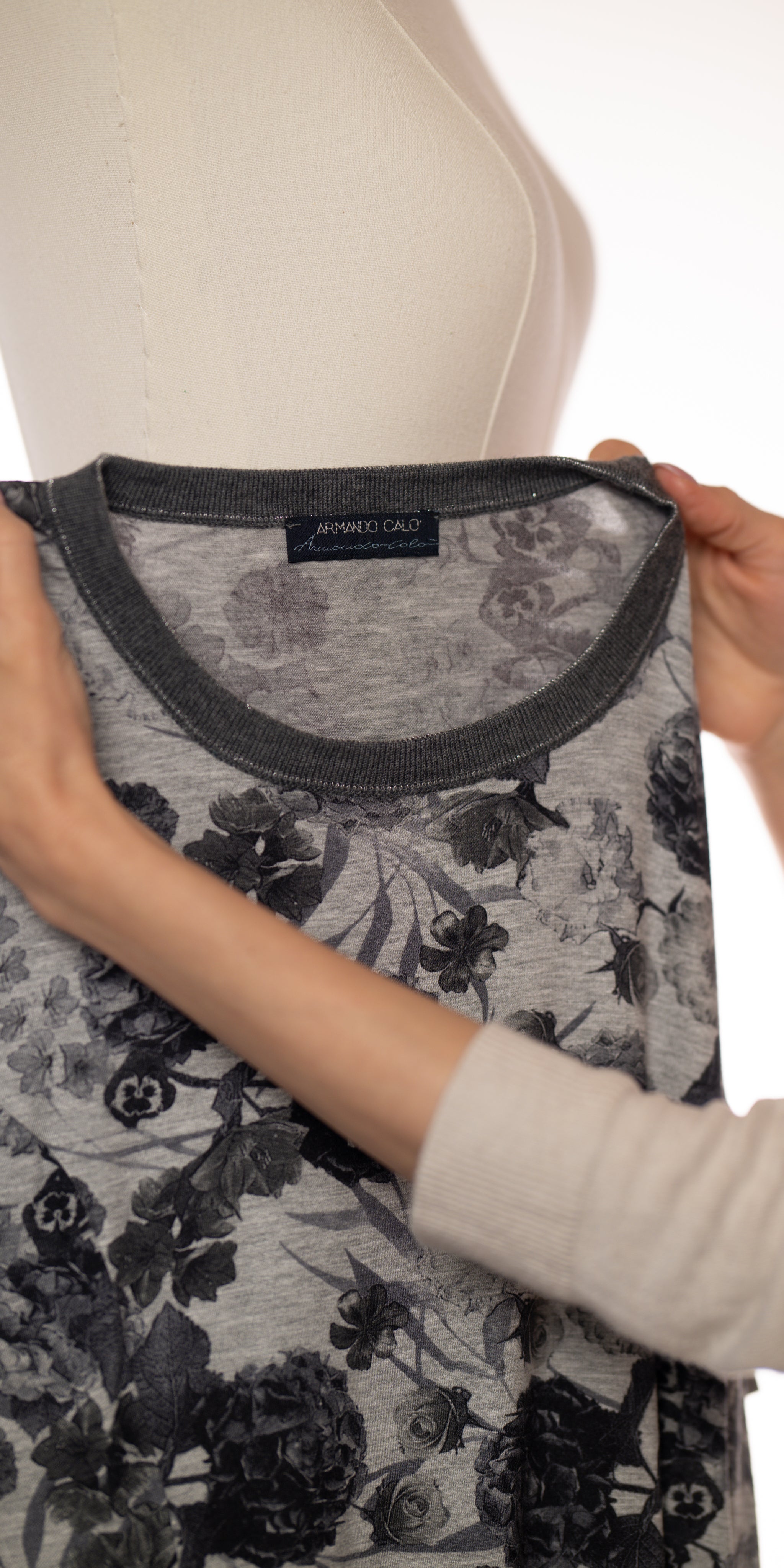Set fin cu imprimeu floral -Tricou si cardigan - Armando Calo