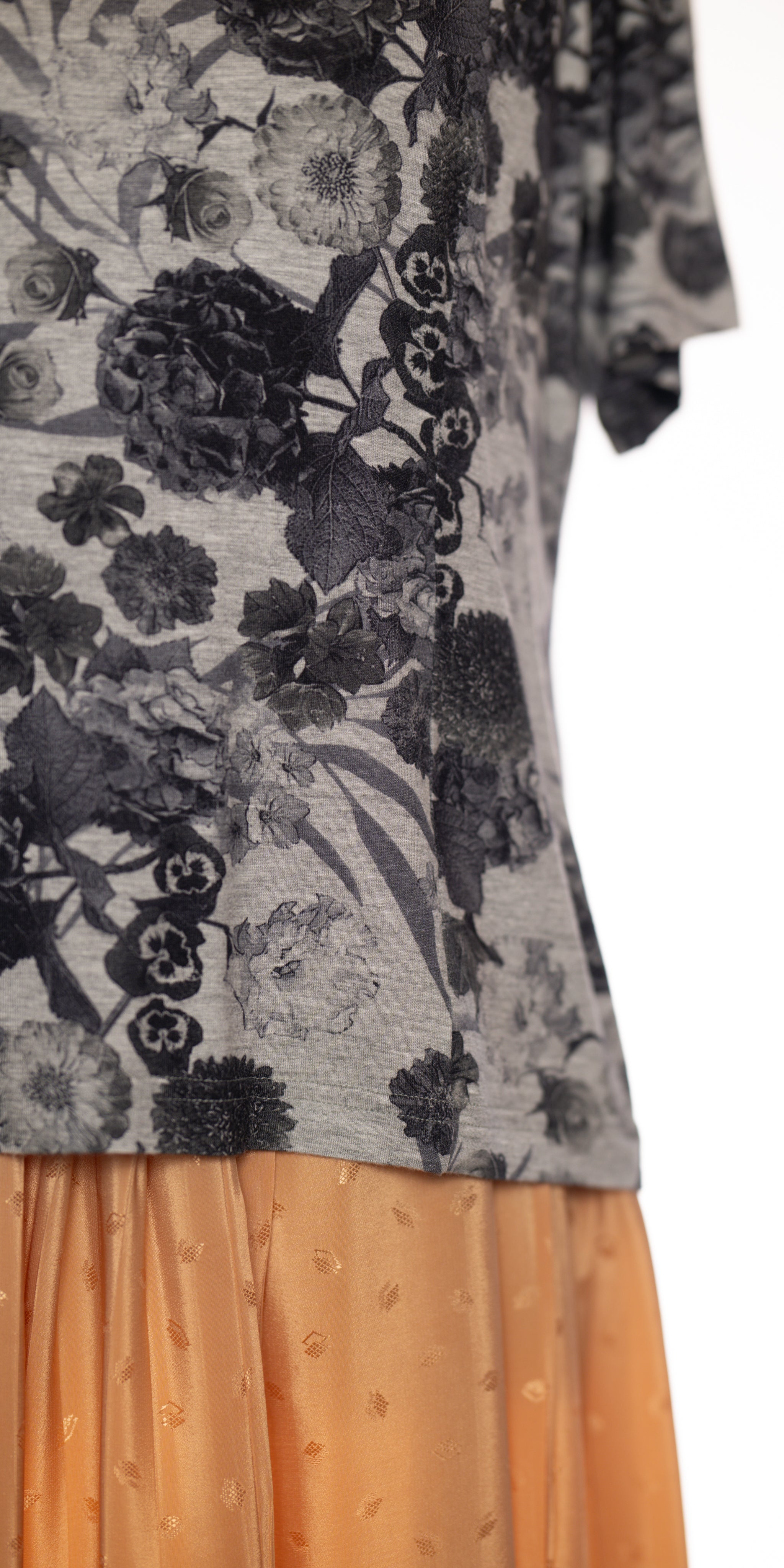 Set fin cu imprimeu floral -Tricou si cardigan - Armando Calo