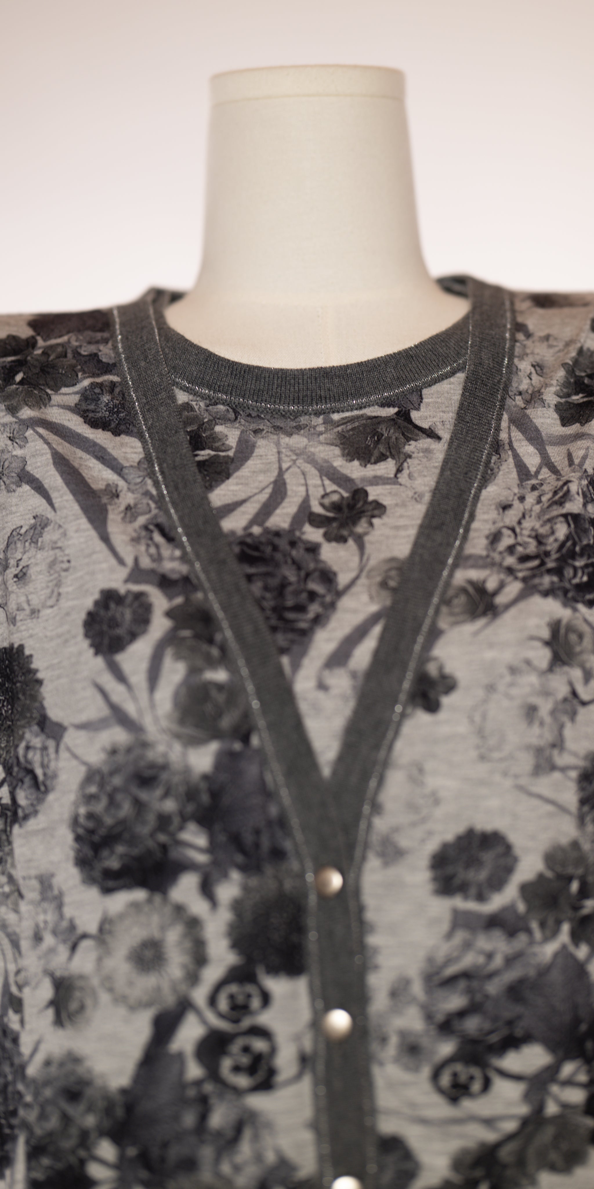 Set fin cu imprimeu floral -Tricou si cardigan - Armando Calo