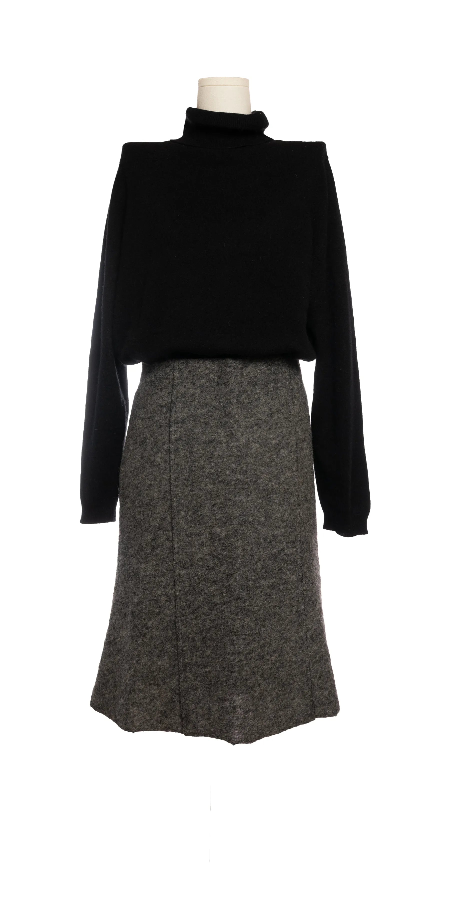 Fusta in clos din lana fiarta