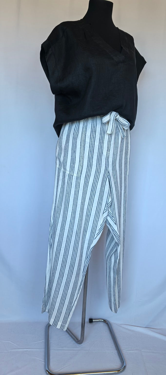 Pantaloni cu dungi verticale si cordon in talie din blend de in