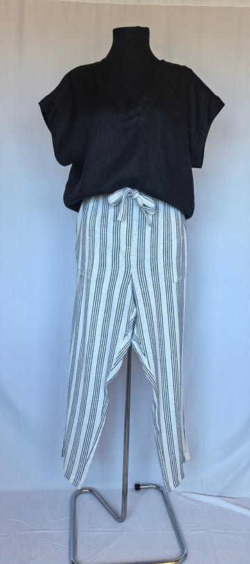 Pantaloni cu dungi verticale si cordon in talie din blend de in