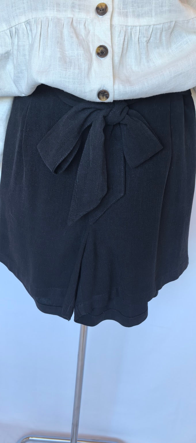 Pantaloni scurti cu cordon din blend de in