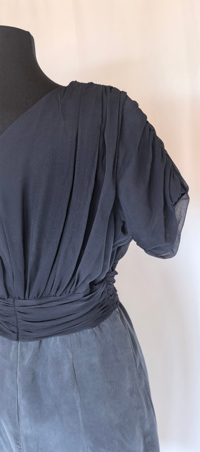 Rochie cu doua tipuri de matase